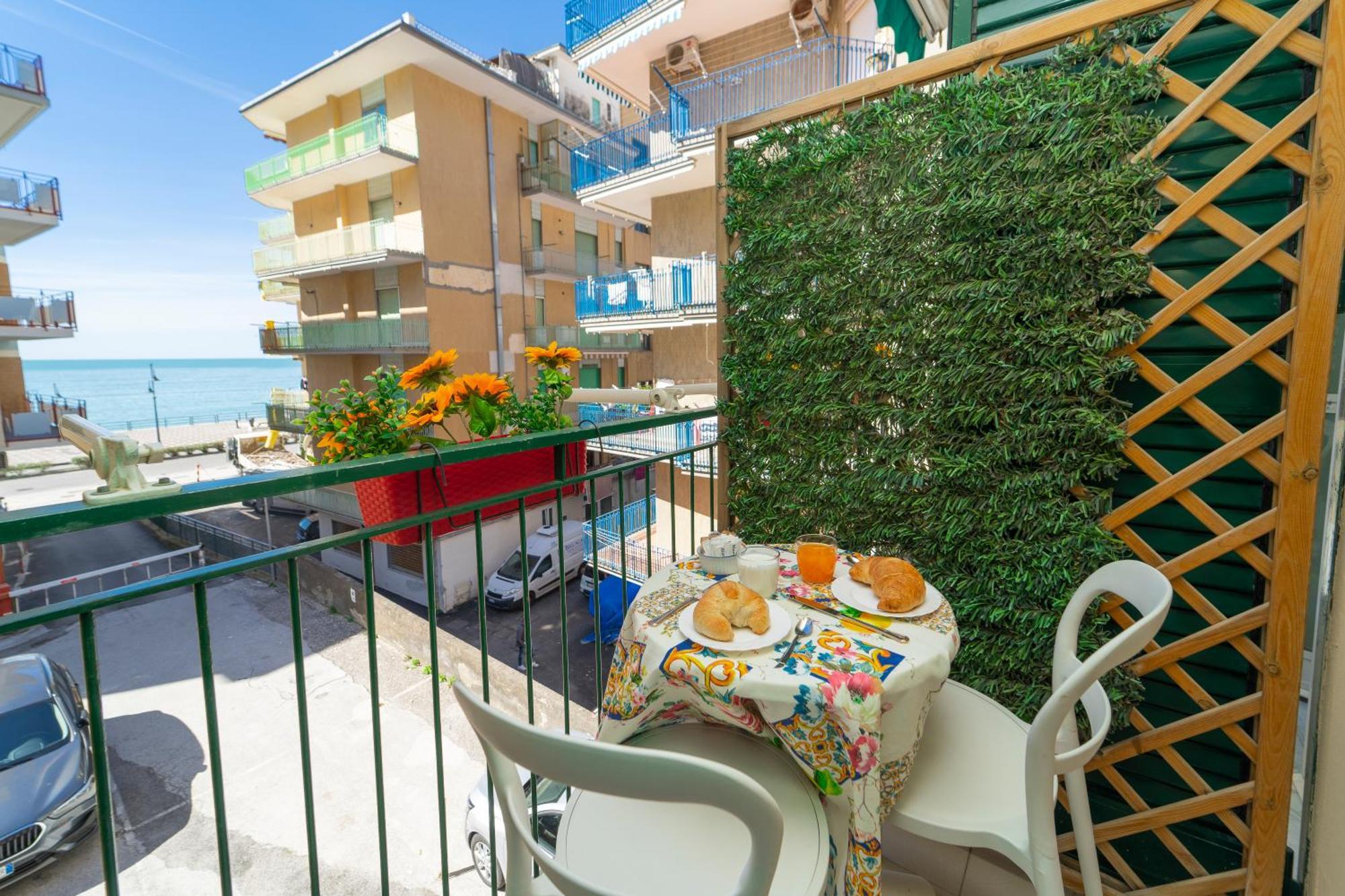 La Casa Di Aurora Hotel Maiori Buitenkant foto